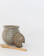 Load image into Gallery viewer, Glazed Honey Pot
