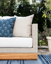 Load image into Gallery viewer, Calloway Indoor / Outdoor Pillow
