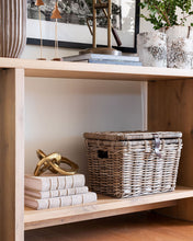 Load image into Gallery viewer, Gilded Knot Object
