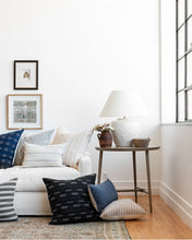 Load image into Gallery viewer, Tavin Side Table
